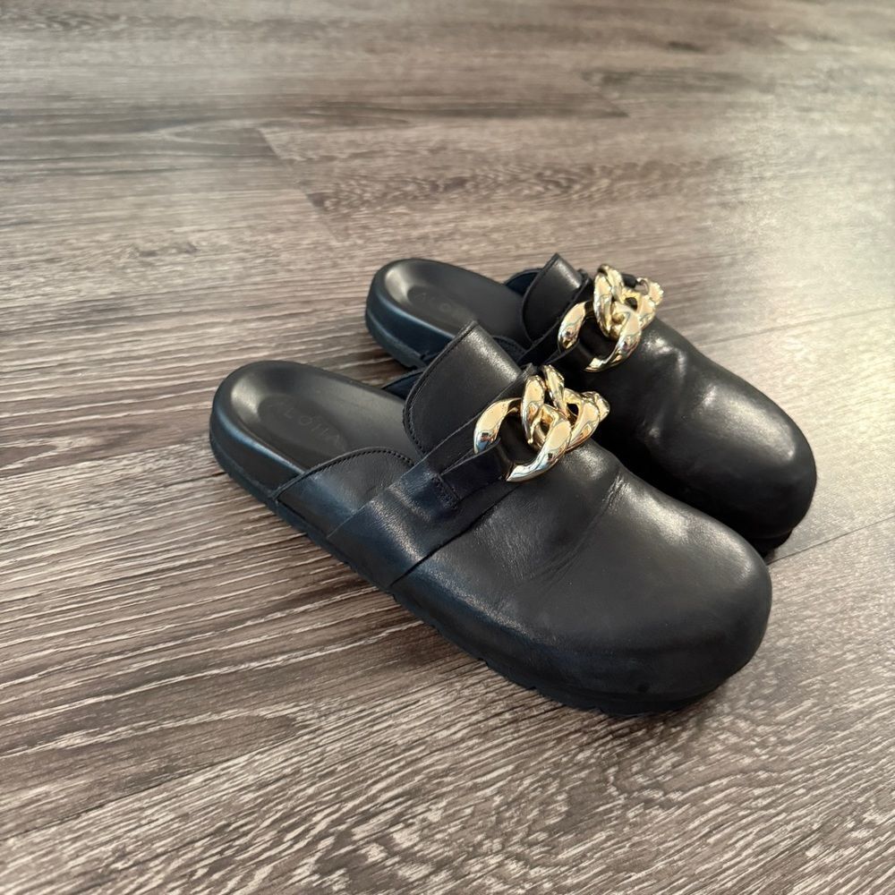 Alohas Fireplace Leather Mule - Picture 2 of 6